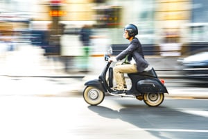 Darf man mit dem Autoführerschein auch ein Moped fahren?