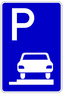 Moped fahren: Dieses Schild erlaubt das Parken auf Gehwegen.