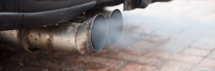 In Städten mit zu hoher Schadstoffbelastung kann ein Diesel-Fahrverbot die Lösung sein.