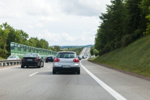 Was ist zu tun, wenn das Auffahren auf die Autobahn vom Einfädelungsstreifen nicht möglich ist?