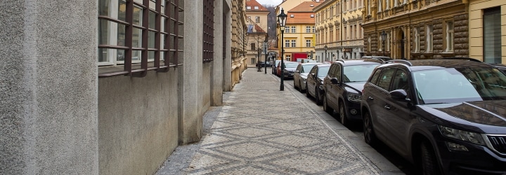 Wo ist das Parken verboten? In deutschen Innenstädten sind Parkplätze oft rar gesät.