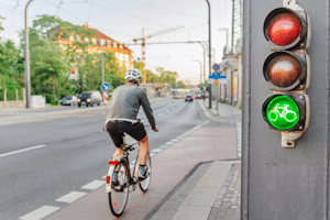 Auf dem Fahrrad wird ein Fahrverbot wegen Alkohol ab 0,6 Promille verhängt.