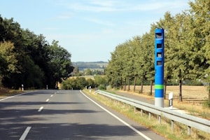 Mehr als 4.500 stationäre Blitzer sind in Deutschland inner- und außerorts zu finden.
