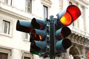 Muss ich einen Anhörungsbogen wegen Tatbestand "Rote Ampel überfahren" ausfüllen?