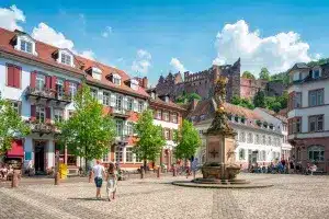 Die optische Gestaltung sorgt dafür, dass die Fußgängerzone nicht durchs Verkehrszeichen allein erkennbar ist.