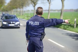 Beantragt die Polizei die Halterermittlung eines Kfz, wird sie diese nicht unbedingt belangen.