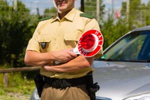 Wurden Sie durch den LAVEG kontrolliert, muss die Polizei Sie nach einer Geschwindigkeitsüberschreitung anhalten.