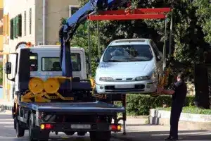Auch auf einem Privatparkplatz können Falschparker abgeschleppt werden.
